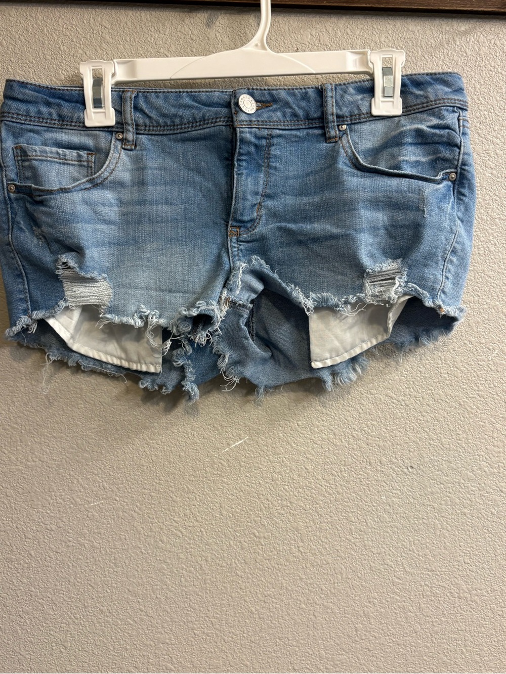 Refuge | Distressed Denim Cutoff Shorts | Size 10 | Light Wash Frayed Hem